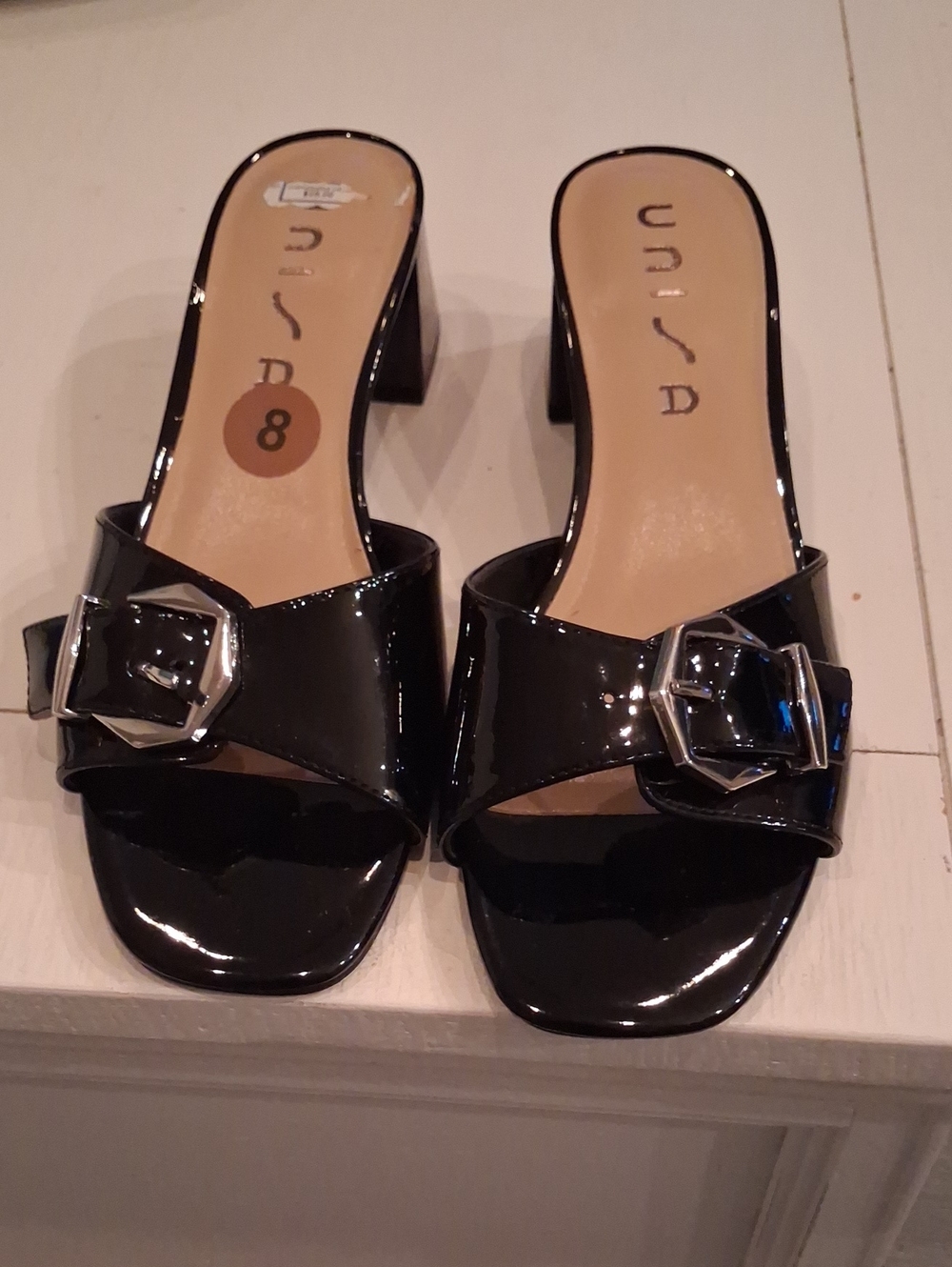Unisa Size 8M Black Patent Slide Shoes